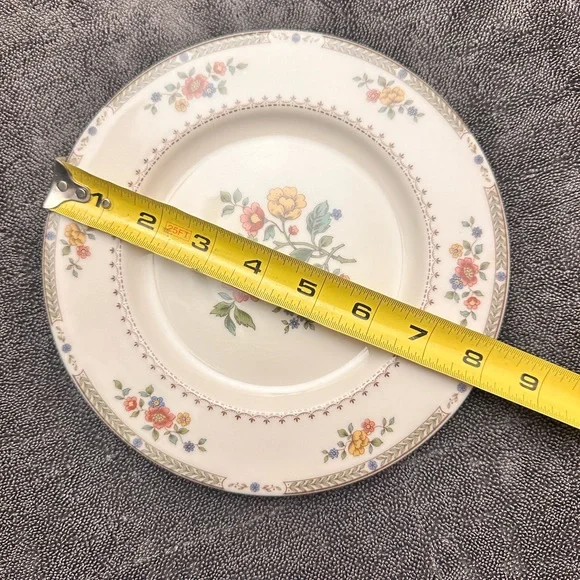 Royal Doulton KINGSWOOD Fine China Salad Plate - Picture 3 of 3